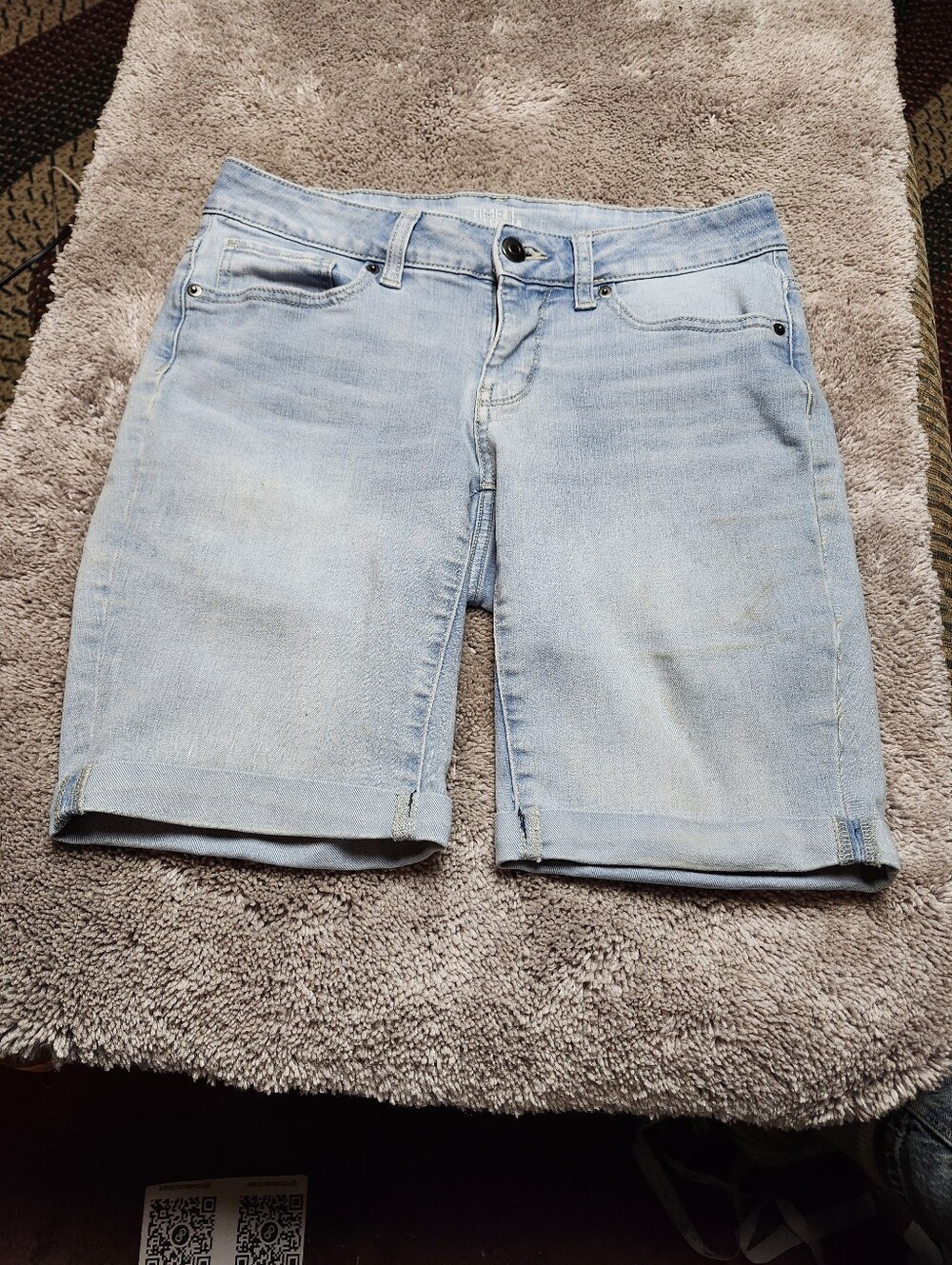 Time & Tru Light Wash Denim Women’s Bermuda Shorts